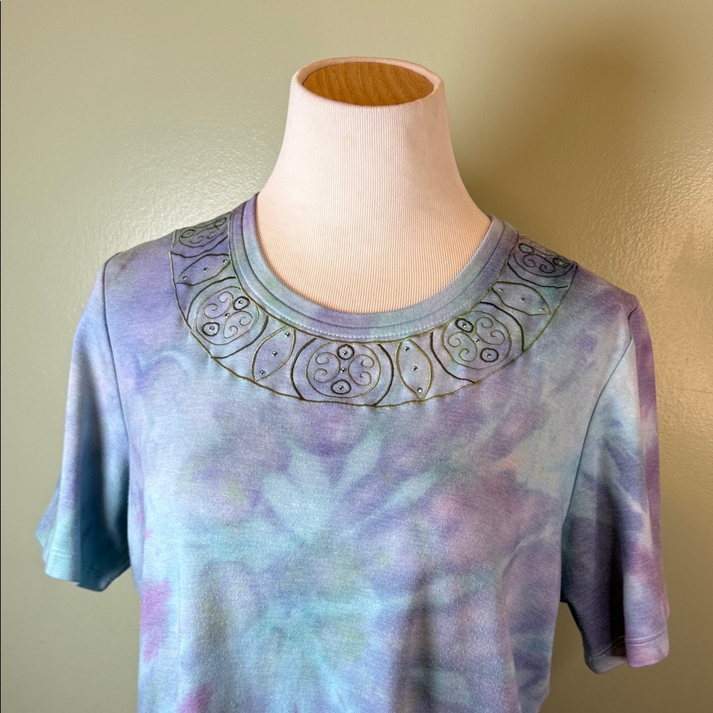Women's Tie-Dye T-Shirt - Picture 2 of 8